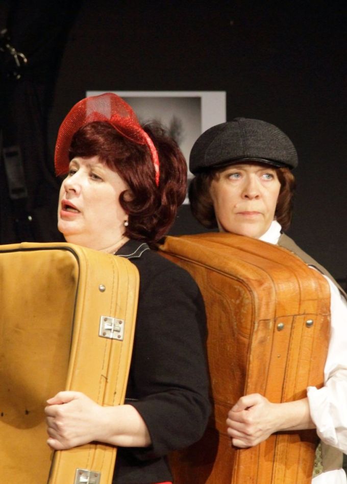 Спектакль «Две дамочки в сторону севера»
