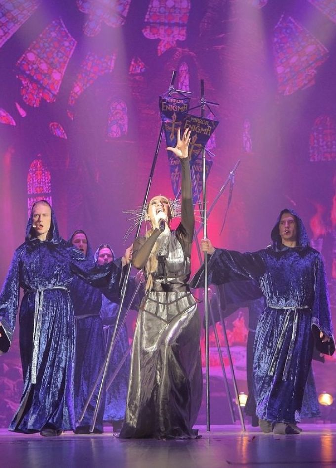 Шоу «Mirror of Enigma»