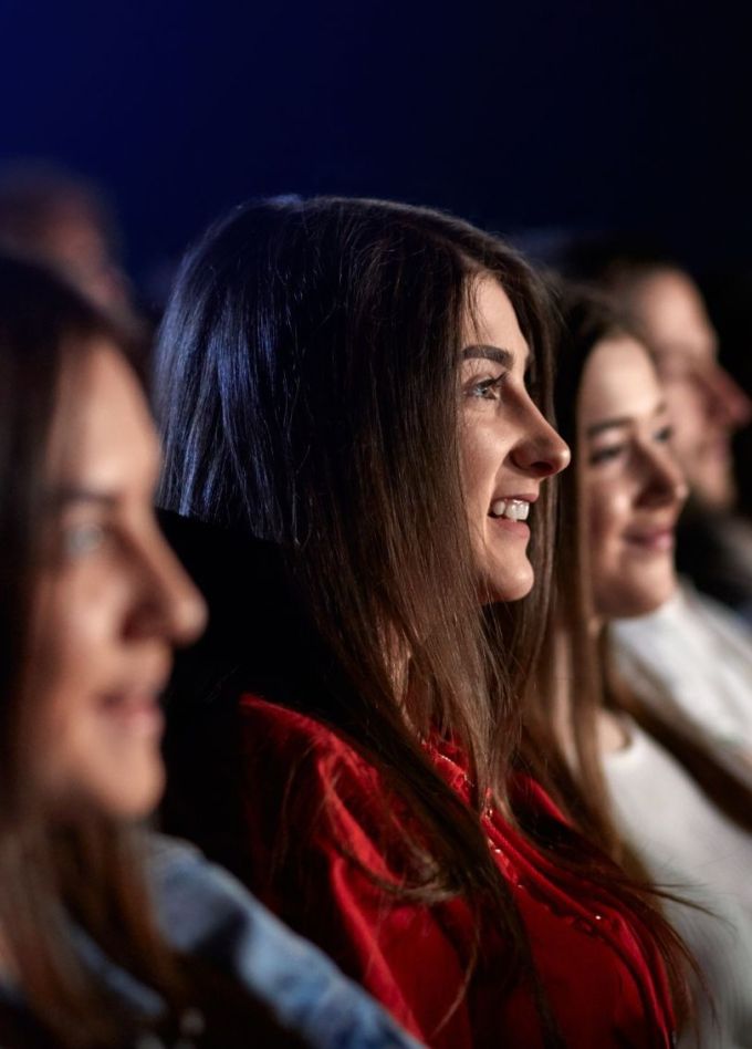 Спектакль «Любовь и голуби»