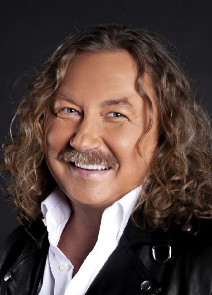 Игорь Николаев