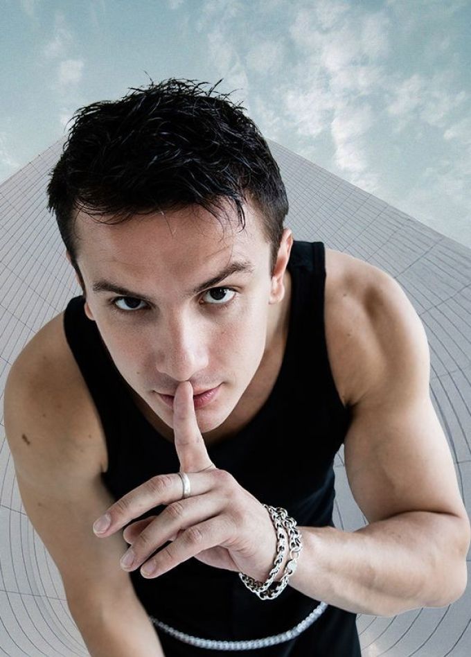 NЮ. Юрий Николаенко