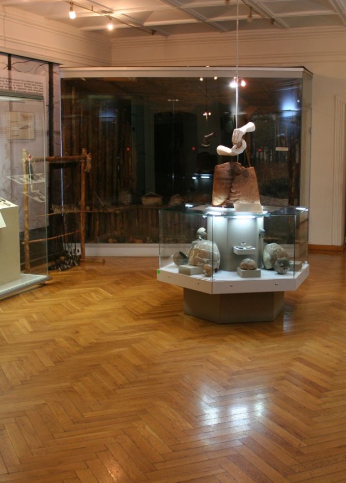 Экскурсия по всем выставкам второго этажа