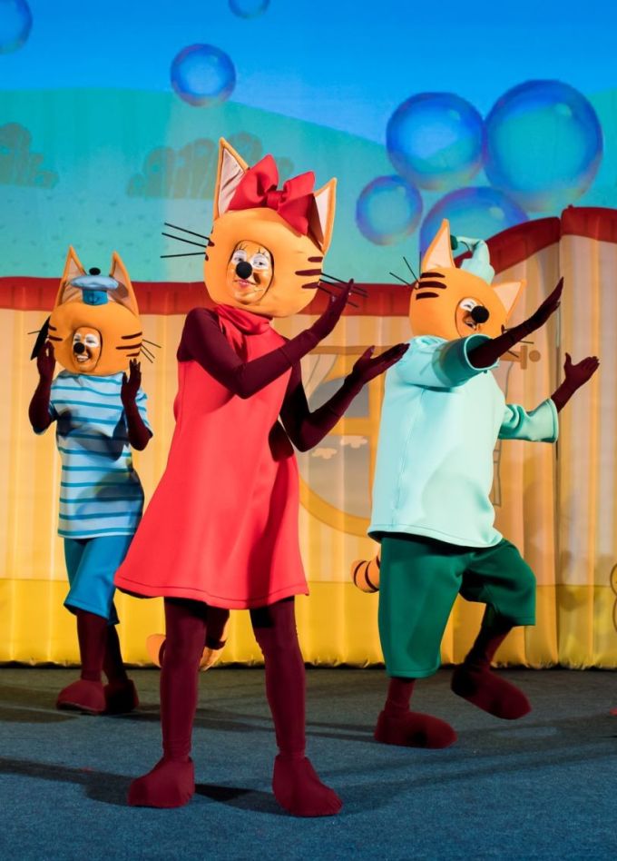 Шоу «Три кота. День варенья»