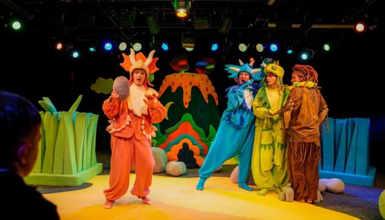 Спектакль «Отчего вымерли динозавры»